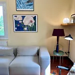 Apartament Huge Garden & Walk To Town
