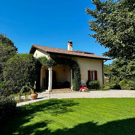 Huge Garden & Walk To Town