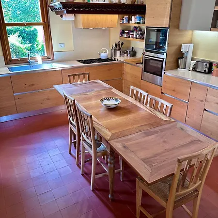 Huge Garden & Walk To Town Daire *